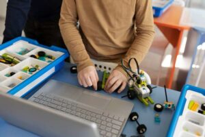 Hands-On Learning in Engineering Summer Programmes